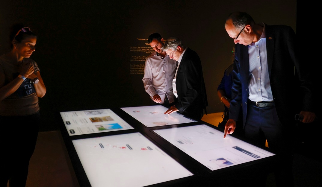 צילום של סיור מרגש במוזיאון הסובלנות ירושלים