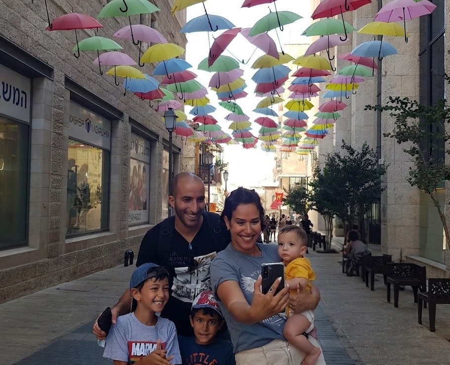 צילום של "שרביט העיר ירושלים" - משחק עצמאי מכיכר ספרא עד שוק מחנה יהודה