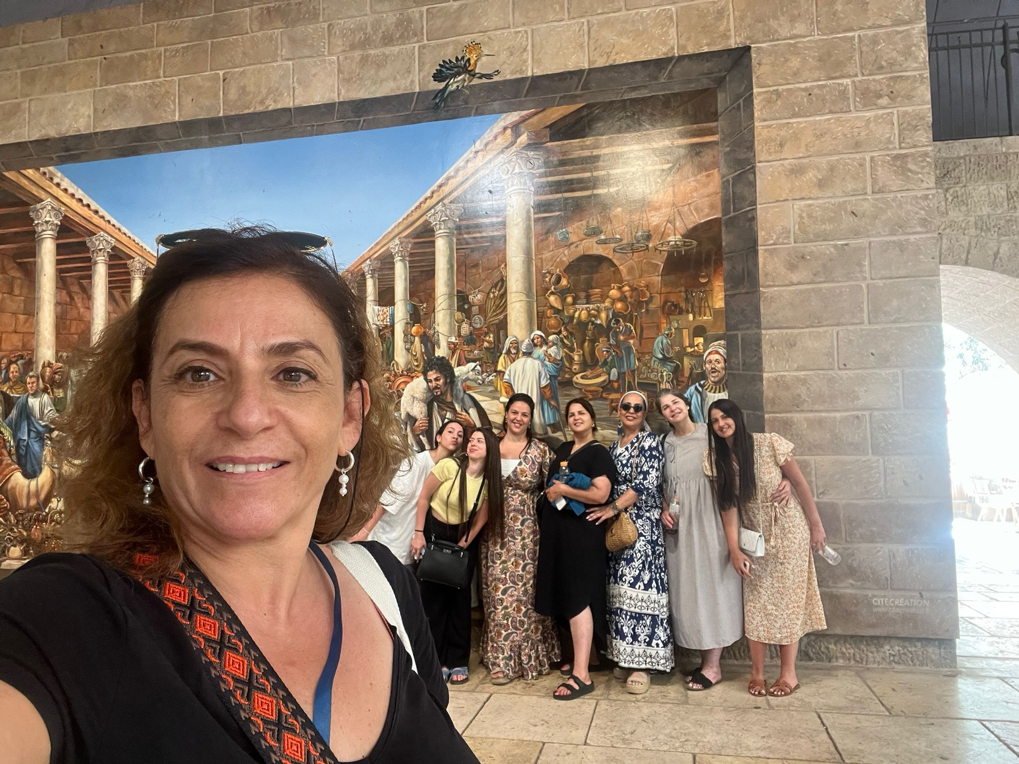 צילום של סיור באתרים היהודיים בעיר העתיקה של ירושלים עם טלי יהושע