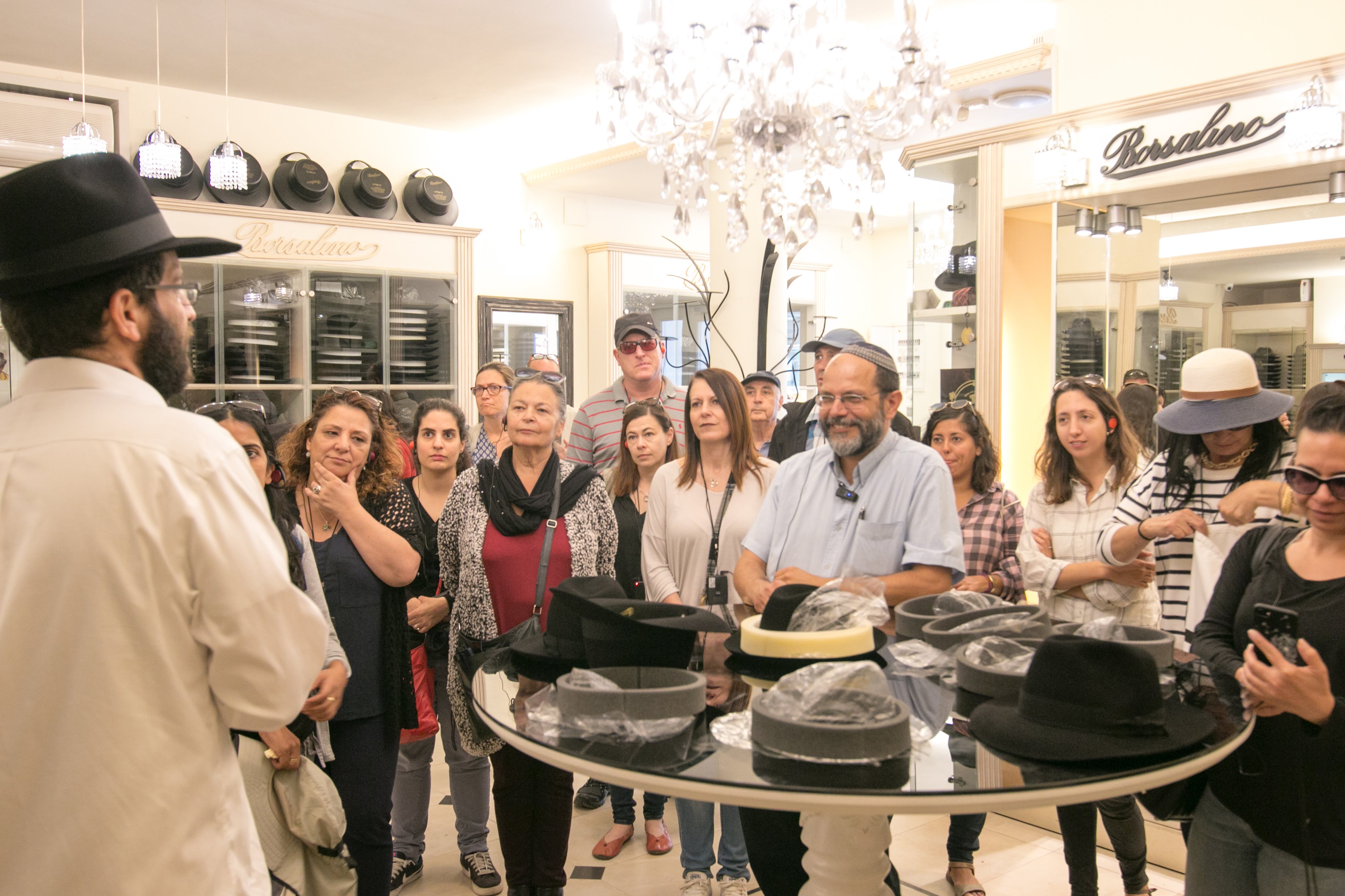 צילום של לגלות את החברה החרדית: סיור מרתק בירושלים עם מדריך חרדי כולל טעימות